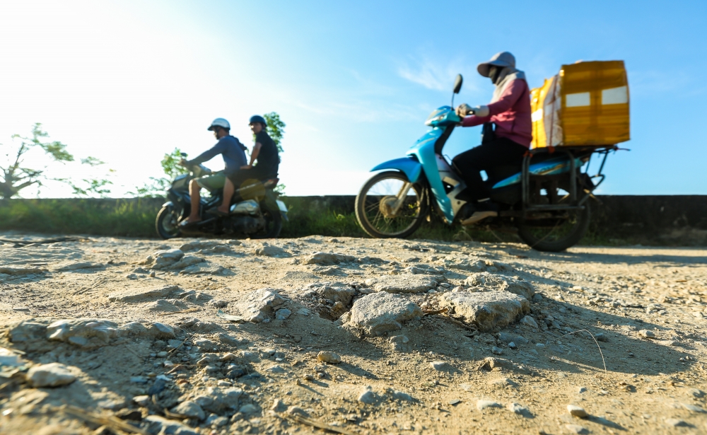 Thanh Hoá: Tuyến đường đê biển xã Quảng Nham chi chít 