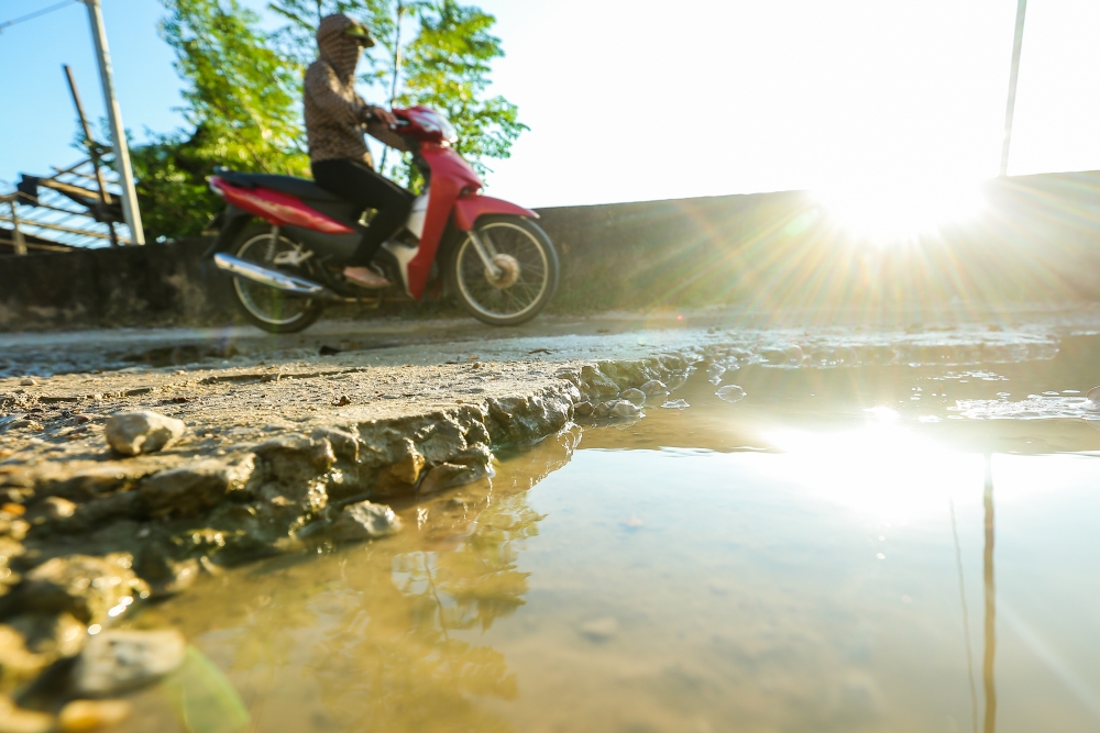 Thanh Hoá: Tuyến đường đê biển xã Quảng Nham chi chít 