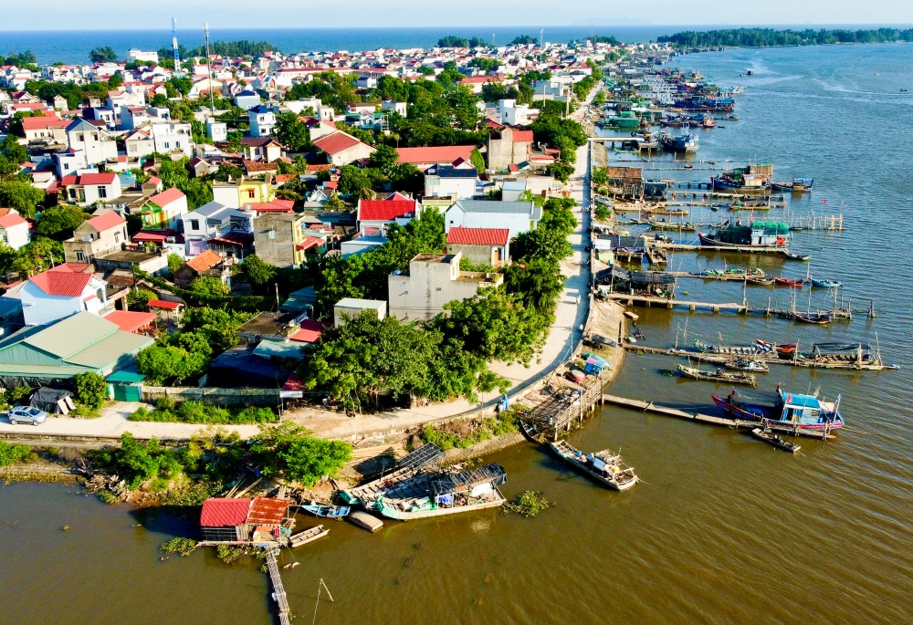 Thanh Hoá: Tuyến đường đê biển xã Quảng Nham chi chít 