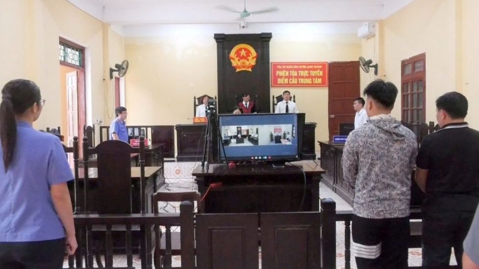 Thanh Hoá: Vào nhà nghỉ tổ chức sử dụng ma túy, 2 bị cáo lĩnh án 14 năm tù