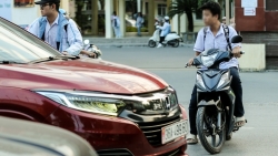 thanh hoa nhieu hoc sinh dau tran ngang nhien lai xe den truong