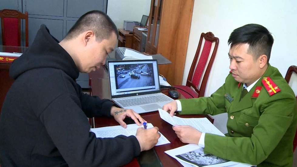 Thanh Hoá: Vệ sĩ trong vụ dẹp đường cho đoàn xe đám cưới đến công an đầu thú