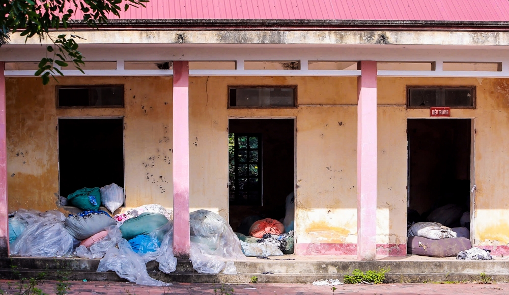 Thanh Hoá: Hai trường học bỏ hoang biến thành nơi tập kết rác thải