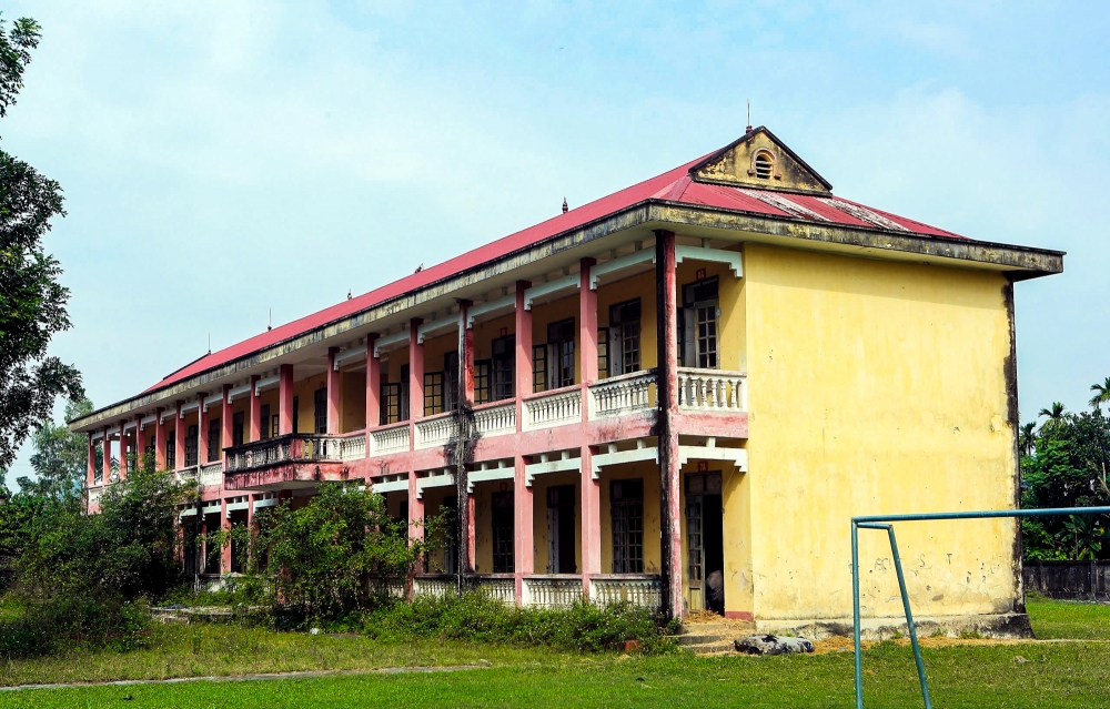 Thanh Hoá: Hai trường học bỏ hoang biến thành nơi tập kết rác thải