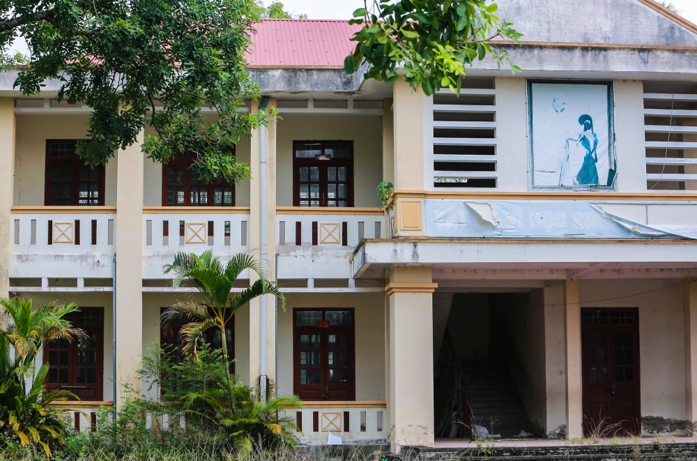 Thanh Hoá: Hai trường học bỏ hoang biến thành nơi tập kết rác thải