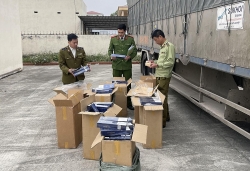 Thanh Hóa: Bắt giữ 1 xe tải chở 4.500 bao thuốc lá lậu