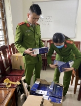 Công an TP Thanh Hóa bắt quả tang thanh niên 9X vận chuyển 1.700 bao thuốc lá lậu