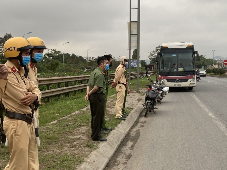 Cô gái trên chuyến xe từ Hà Nội về Thanh Hóa bị cách ly đã có kết quả âm tính với Covid-19