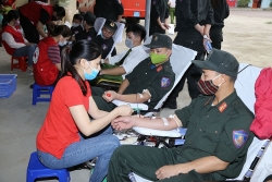 cong an thanh hoa trao giot mau hong vi hanh phuc nhan dan