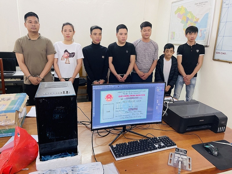 Thanh Hóa: Bắt ổ nhóm làm giả giấy tờ để chiếm đoạt tiền của FE Credit