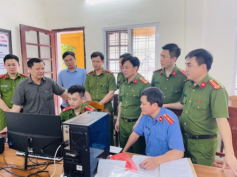 Thanh Hóa: Bắt ổ nhóm làm giả giấy tờ để chiếm đoạt tiền của FE Credit