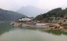 Xử phạt HTX Hợp Phát 30 triệu đồng do xây dựng lấn chiếm sông Mã