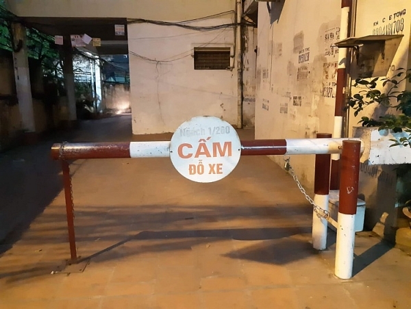 Hà Nội: Phường Liễu Giai cam kết phá bỏ barie lắp đặt trái phép