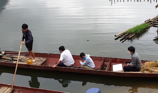 Phát lộ 2 công ty xả thải trực tiếp ra sông mã