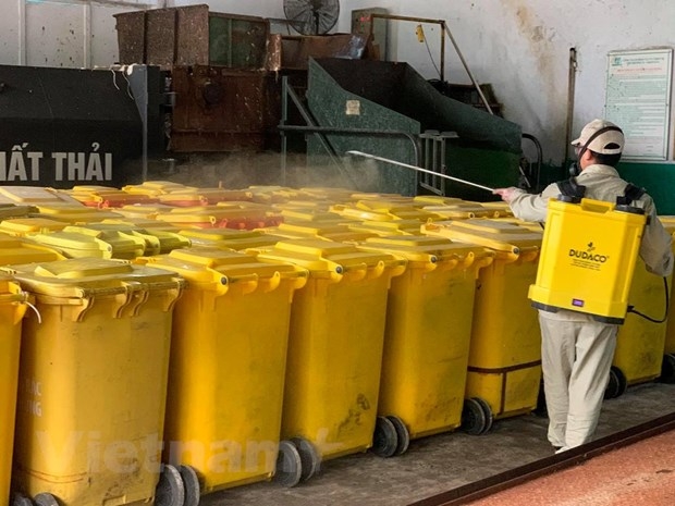 Dịch COVID-19: Rác thải được xử lý khép kín, an toàn "từ gốc tới ngọn"