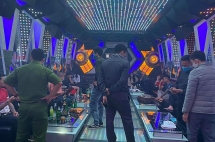 Tạm giữ hình sự 3/11 thanh niên ở Thanh Hóa tụ tập hát karaoke và sử dụng ma túy giữa đại dịch