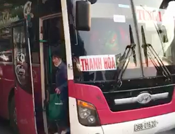 bat gon xe khach 45 cho nhoi nhet 104 nguoi tu thanh hoa ra ha noi