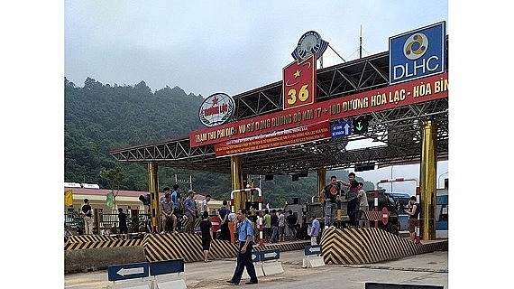 nguoi dan tu tap phan doi tai tram thu phi hoa lac hoa binh