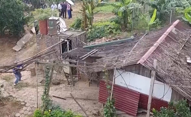 Quận Tây Hồ cưỡng chế loạt công trình trái phép lấn chiếm sông Hồng