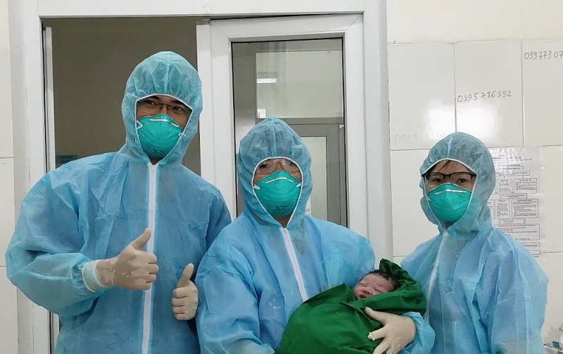 Thai phụ được mổ lấy thai thành công khi đang cách ly tại bệnh viện phổi Thanh Hóa
