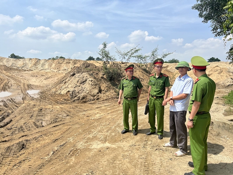 Kiểm tra vi phạm các bãi tập kết kinh doanh cát sỏi trên địa bàn thành phố Thanh Hóa