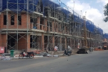 Đình chỉ thi công dự án Nhà ở cao tầng phường Phú Mỹ quận 7 vì xây chui