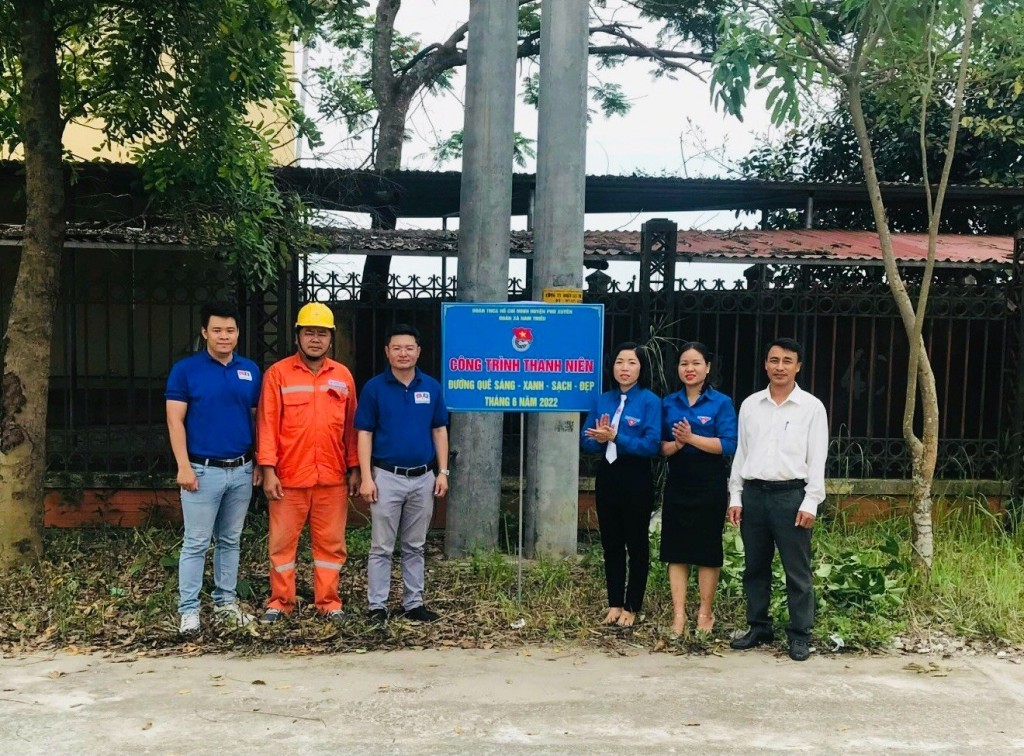 Khánh thành công trình thanh niên “Đường quê sáng – xanh – sạch – đẹp” tại xã Nam Triều (Phú Xuyên)