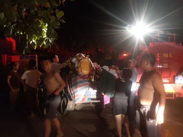 Thanh Hóa: Chợ Năm tầng ở Bỉm Sơn bất ngờ bốc cháy trong đêm
