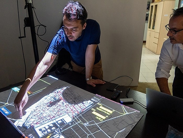 Sa bàn 3D về ô nhiễm không khí ở Hà Nội hoạt động như thế nào? sa ban 3d ve o nhiem khong khi o ha noi hoat dong nhu the nao