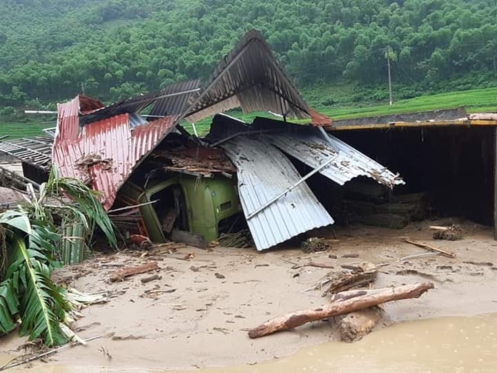 Cảnh hoang tàn trong cơn lũ quét ở huyện Quan Sơn, Thanh Hóa