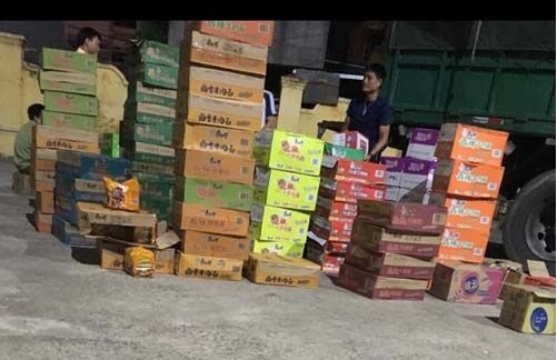 Thanh Hóa: Bắt xe tải chở hơn 200 thùng hàng lậu
