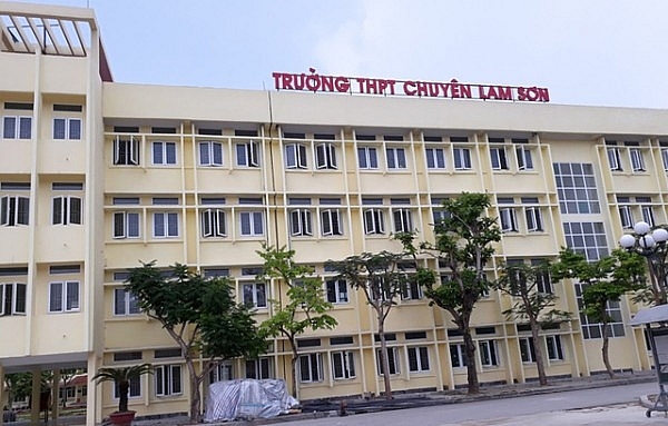 ky luat ban lanh dao truong thpt chuyen lam son