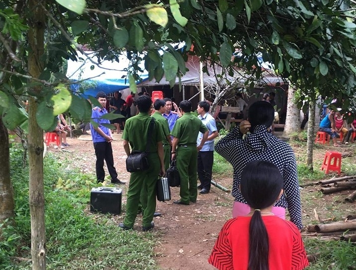 Say rượu, con trai dùng dao đâm chết mẹ đẻ đang ngồi xe lăn