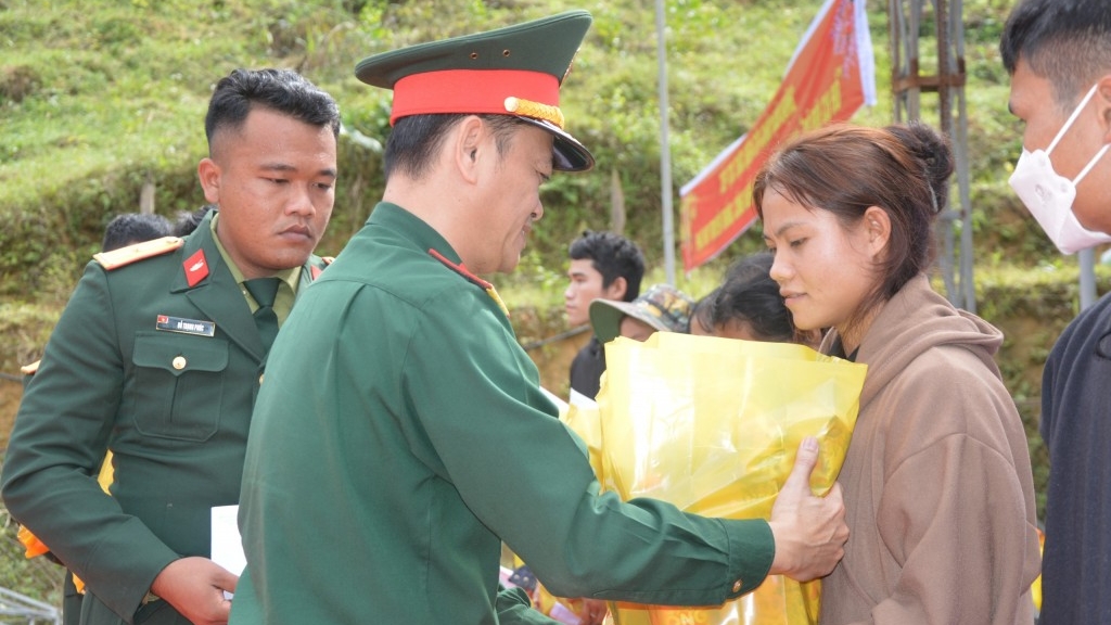 Quảng Nam: Tổ chức chương trình "Xuân đoàn kết - Tết thắm tình quân dân"