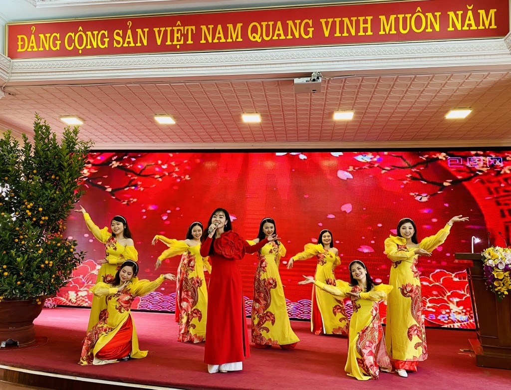 Tiết mục văn nghệ của tuổi trẻ quận Cầu Giấy