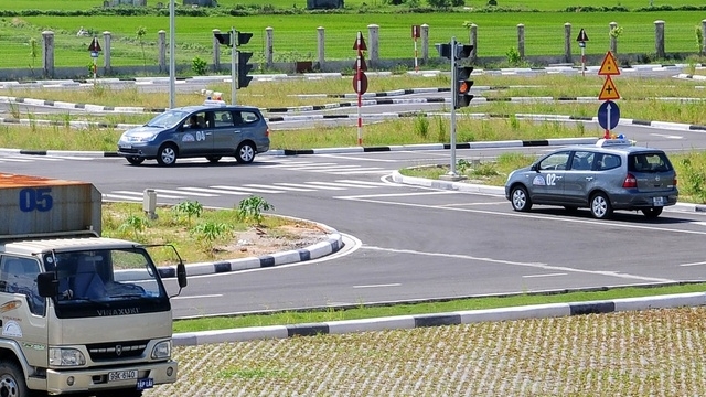 Đề xuất tăng phí sát hạch lái xe