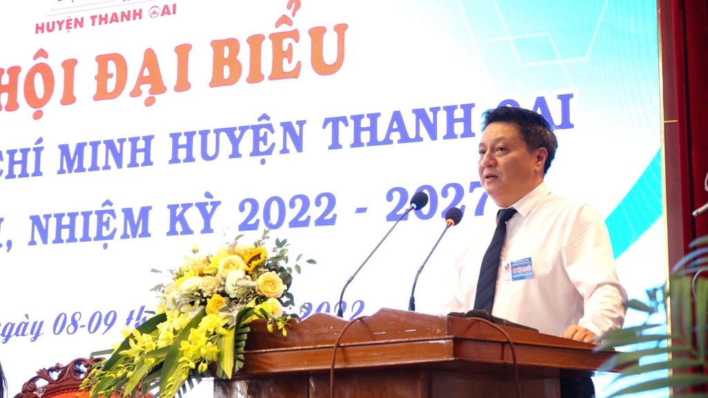 Đồng chí Bùi Hoàng Phan - Bí thư Huyện ủy phát biểu tại Đại hội Đoàn TNCS HCM huyện Thanh Oai lần thứ XXII, nhiệm kỳ 2022 - 2027
