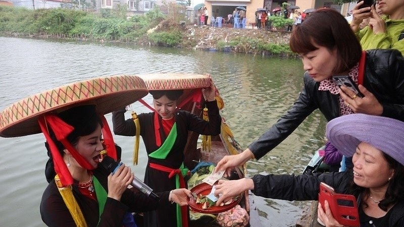 Nghiêm cấm các hình thức hát quan họ "ngửa nón nhận tiền" tại Hội Lim
