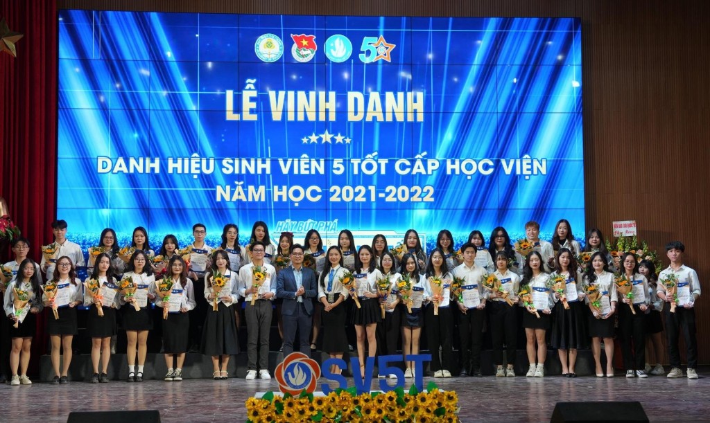 Lễ vinh danh