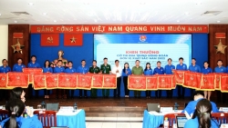 Đoàn Thanh niên EVNHCMC được tặng Cờ thi đua đơn vị Xuất sắc năm 2022 của Trung ương Đoàn
