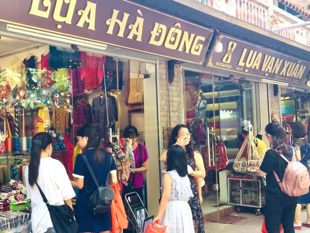 Làng lụa Vạn Phúc