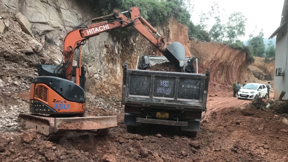 Bắc Giang: Phát hiên một đối tượng khai thác đất trái phép