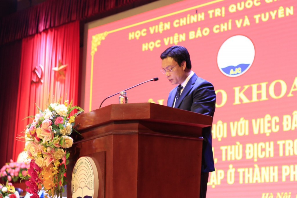 PGS.TS Trần Thanh Giang – Phó Giám đốc Học viện Báo chí và Tuyên truyền phát biểu khai mạc Hội thảo