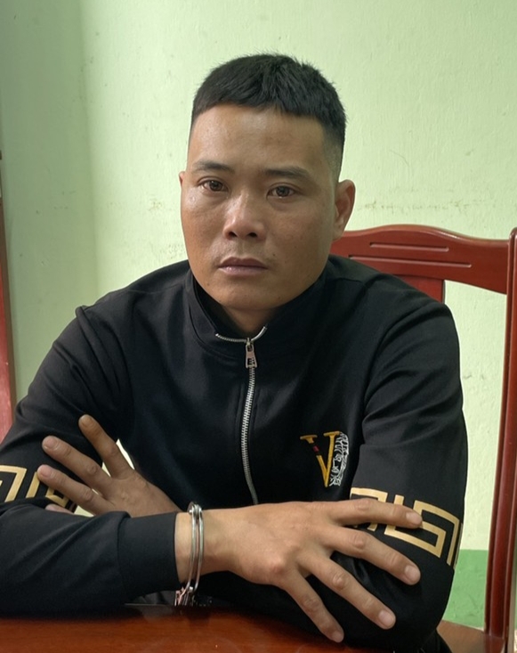 Bắc Giang: Nam thanh niên đi trộm cắp tiền bị bà chủ cửa hàng khống chế