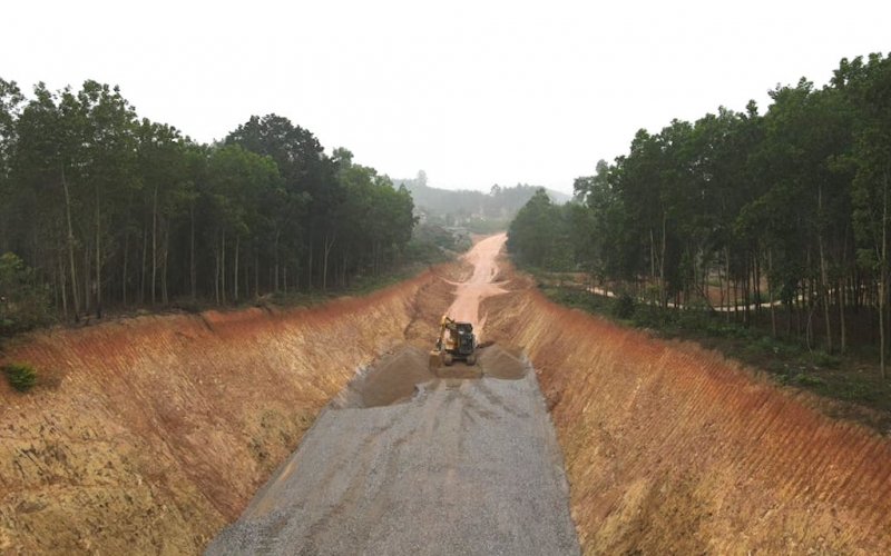 Bắc Giang: Doanh nghiệp ‘thoải mái’ khai thác trái phép hơn 2 triệu m3 đất trong suốt 1 năm trời