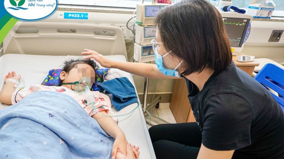 Cấp cứu 2 bệnh nhi viêm cơ tim cấp bằng kỹ thuật ECMO