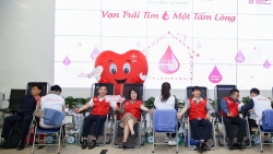 Hàng nghìn người lao động EVN hiến máu hướng ứng Tuần lễ hồng lần thứ VIII
