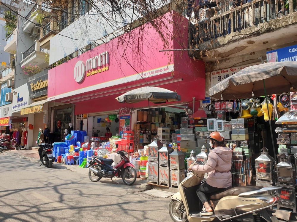 Hà Nội: Hàng hóa không rõ nguồn gốc, không nhãn phụ tại nhiều cửa hàng, siêu thị