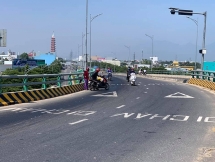 da nang dau tran xuong duong hang chuc xe may gap nan o nga ba hue