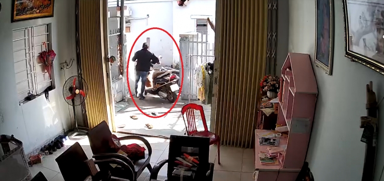 1 giây bất cẩn, kẻ trộm cuỗm xe